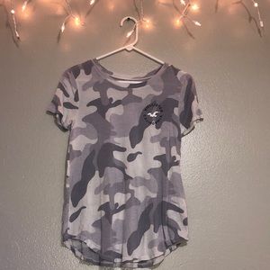 Hollister short sleeve camo shirt